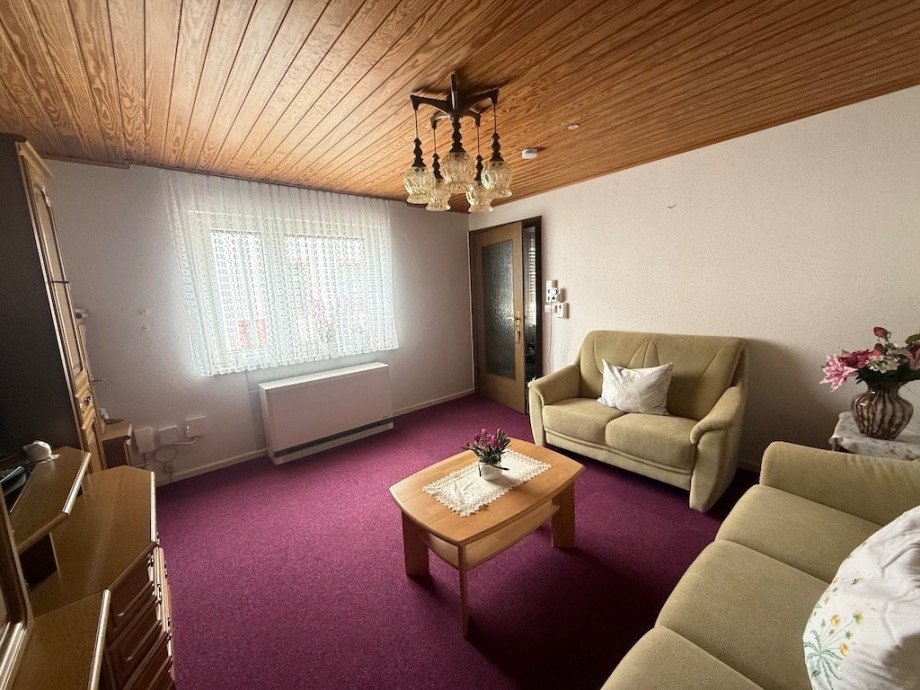 Wohnzimmer EG Bild 2 Doppelhaush�lfte Bad Camberg