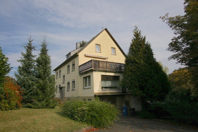 Titelbild Villmar/ Weyer Erdgeschosswohnung -Helle 4-Zimmer-EG-Wohnung mit sch�nem Balkon und Garage in Ortsrandlage-