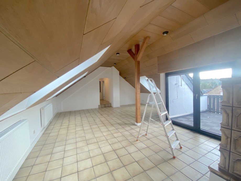 Wohnzimmer Bild 3 Dachgeschosswohnung Brechen