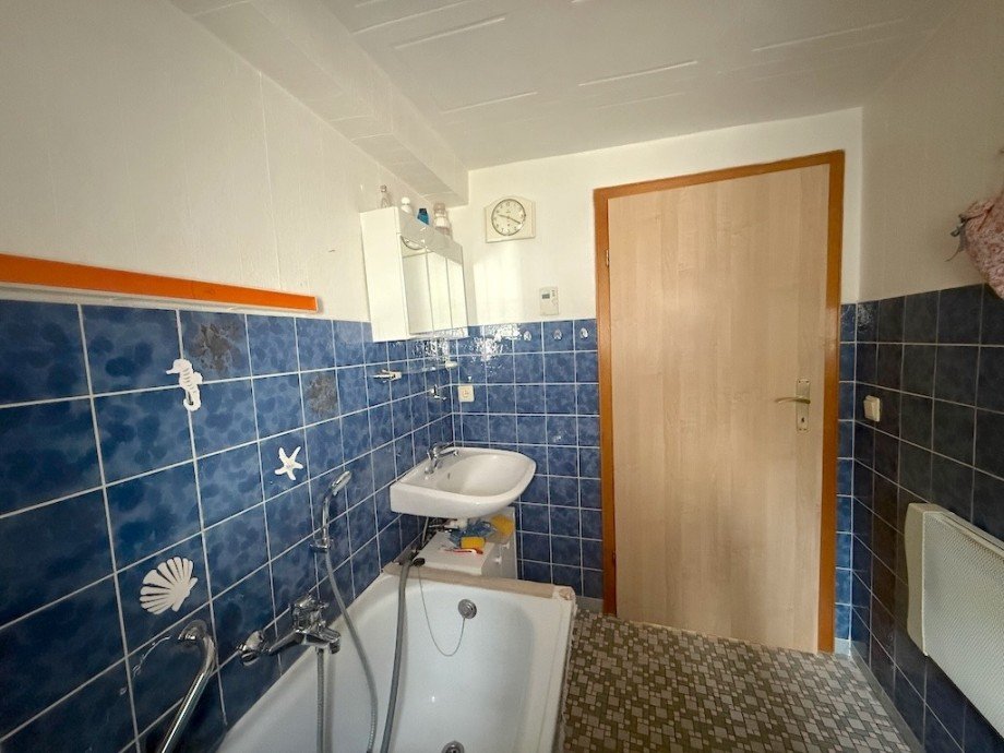 Wannenbad OG Bild 2 Einfamilienhaus Selters/ M�nster