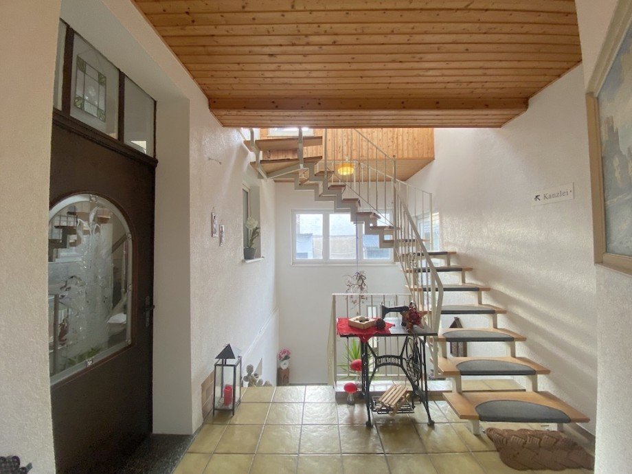 Eingangsbereich Bild 2 Dachgeschosswohnung Brechen