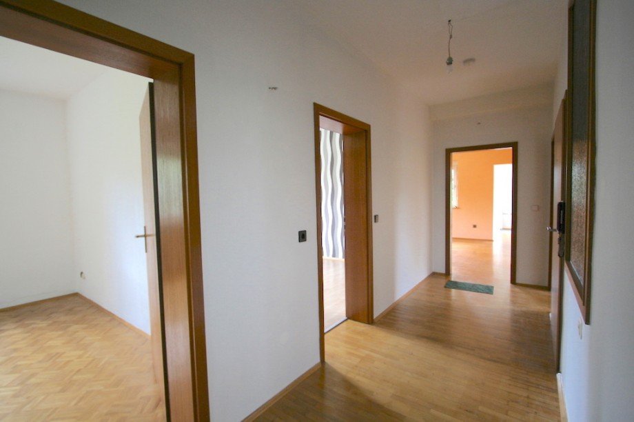 Flur Erdgeschosswohnung Villmar/ Weyer