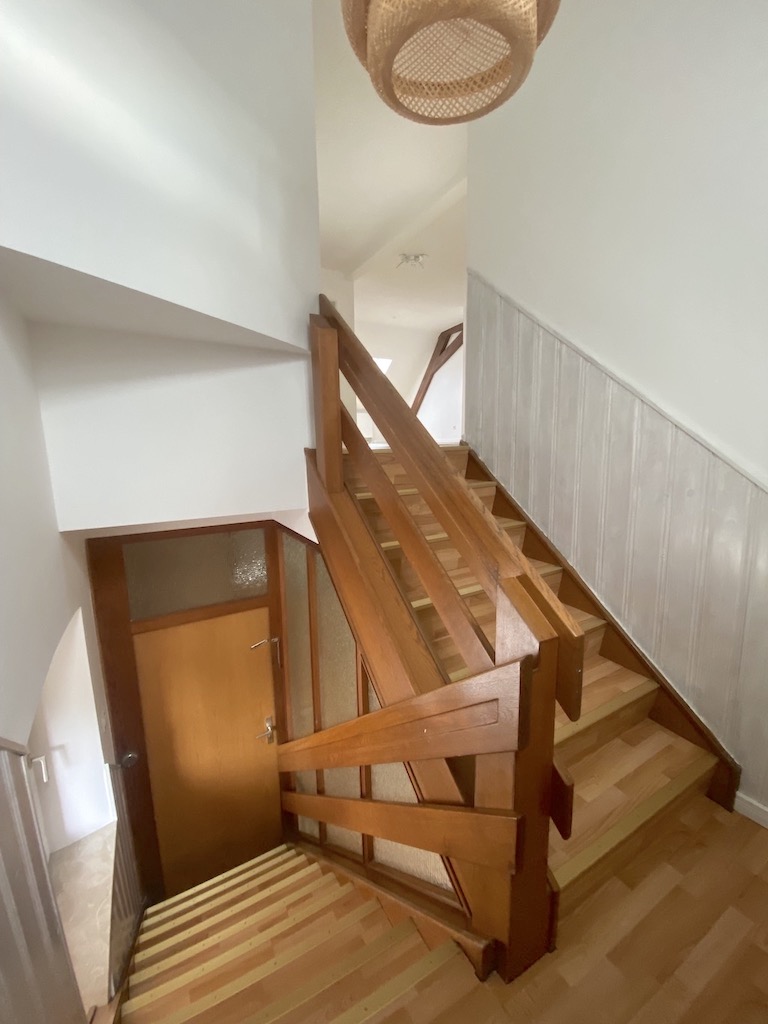 Treppenhaus Bild 2 Dachgeschosswohnung Brechen