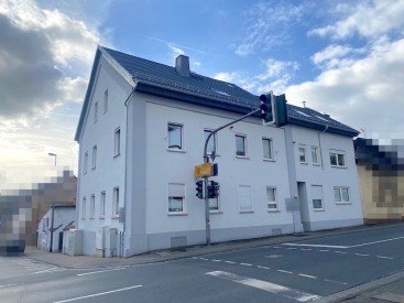 Hauptbild -----Großzügige 3-Zimmer-DG-Wohnung mit Loggia in zentraler Lage-----