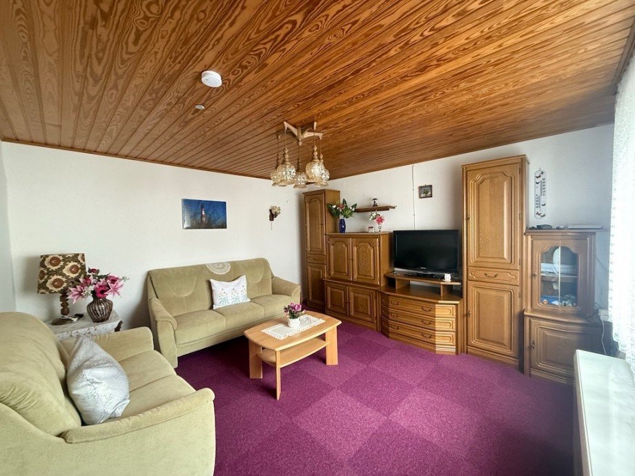 Wohnzimmer EG Bild 1 Doppelhaush�lfte Bad Camberg