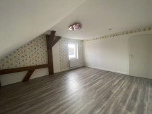 Zimmer 1 Bild 2 -----Gro�z�gige 3-Zimmer-DG-Wohnung mit Loggia in zentraler Lage-----
