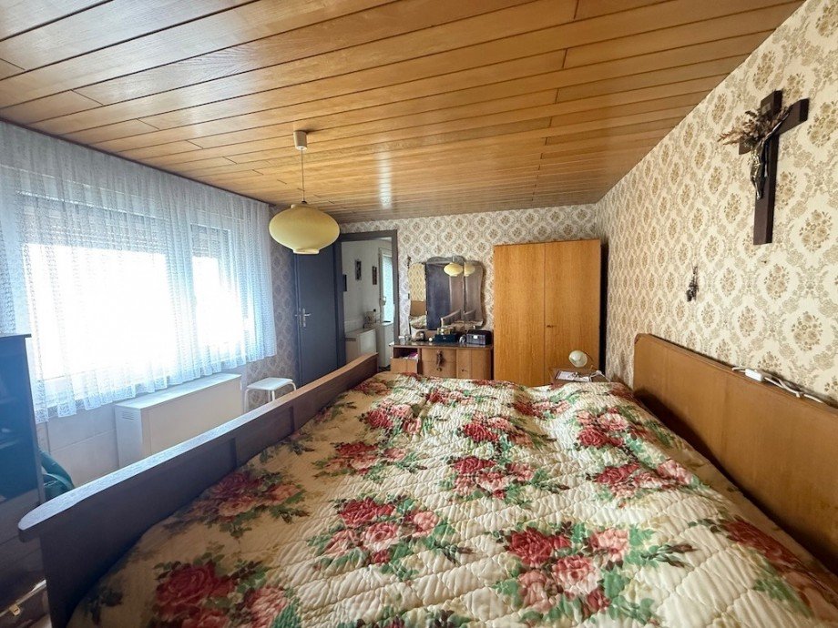 Schlafzimmer OG Bild 2 Doppelhaush�lfte Bad Camberg