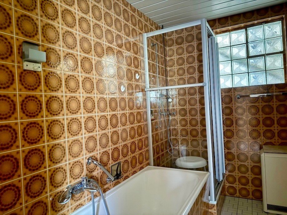 Bad Bild 1 Einfamilienhaus Seltes/ Haintchen