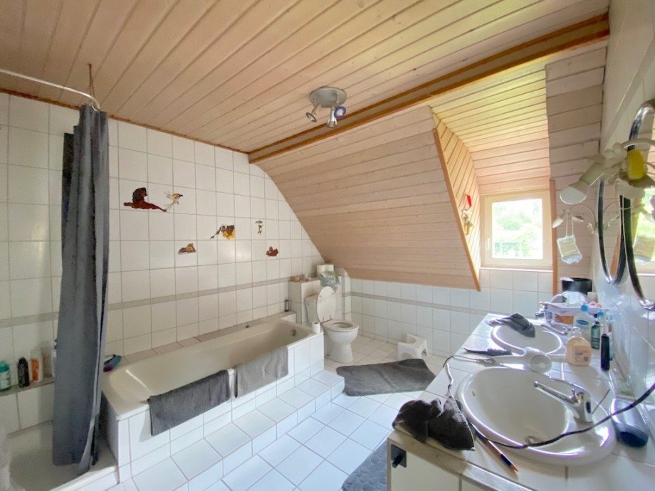 Bad DG Doppelhaush�lfte Selters