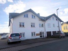 Aussenansicht 2 ---VERMIETET 4 Zimmer-Obergeschoss-Wohnung mit Balkon und Garage in bevorzugter Wohnlage---