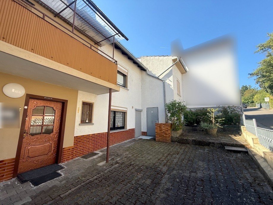 Hof Doppelhaush�lfte Bad Camberg