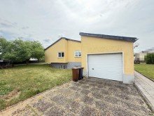 Aussenansicht Bild 4 ---Alles auf einer Ebene - EFH mit Garage und Garten in Villmar---