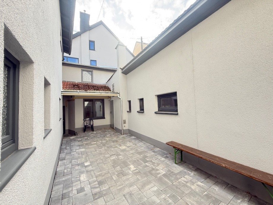 Innenhof Bild 4 Einfamilienhaus Selters