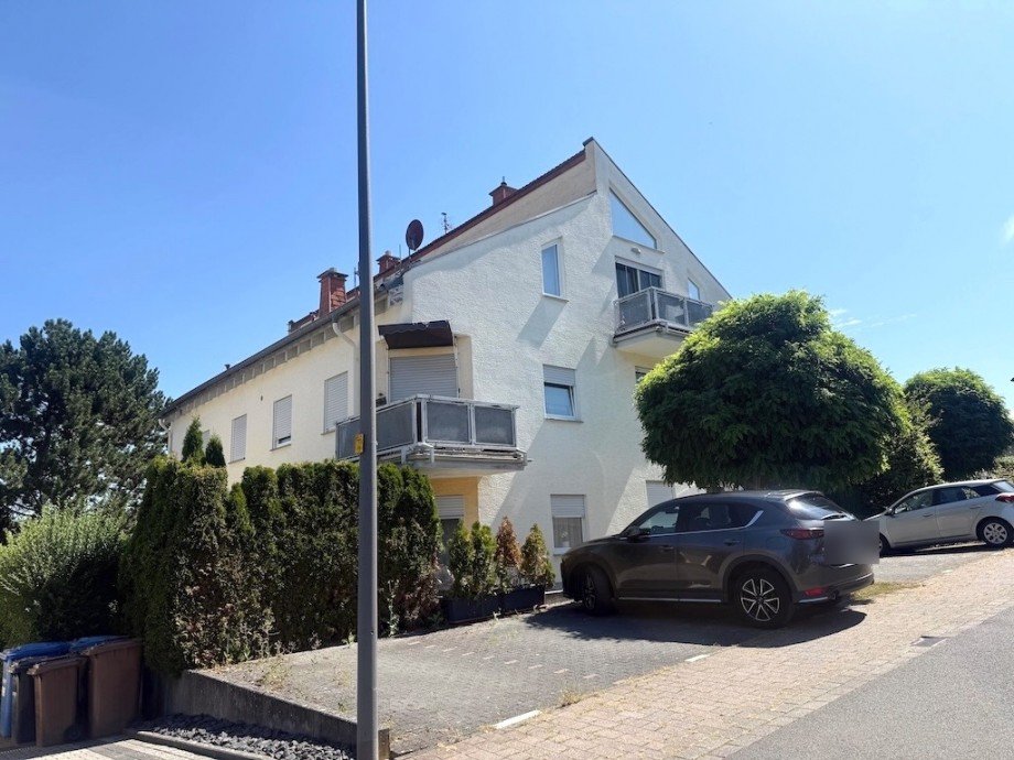 Aussenansicht Bild 3 Dachgeschosswohnung Bad Camberg