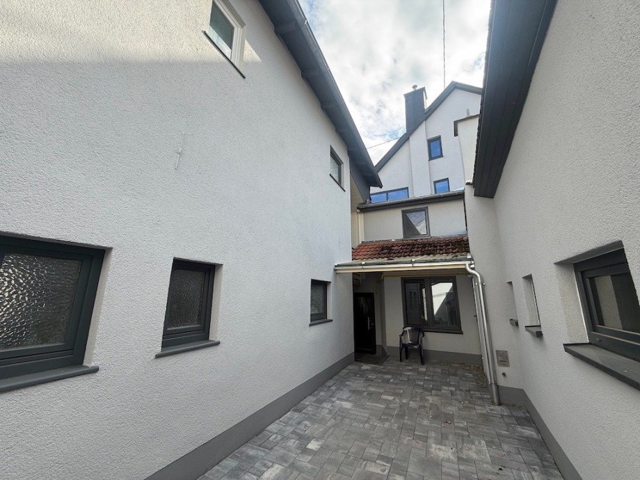 Innenhof Bild 3 Einfamilienhaus Selters