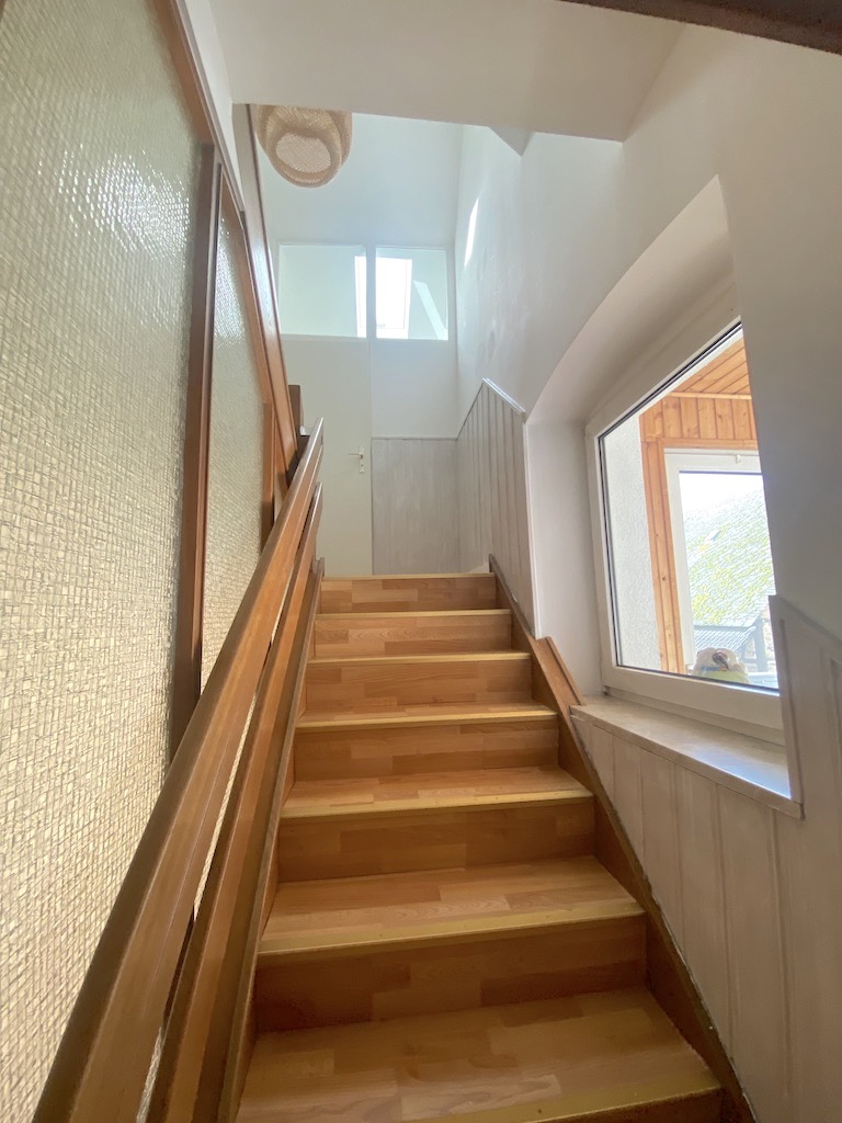 Treppenhaus Bild 1 Dachgeschosswohnung Brechen