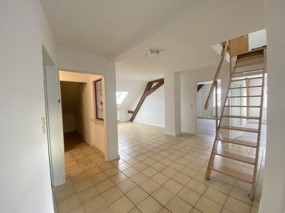 Diele Bild 1 Dachgeschosswohnung Brechen