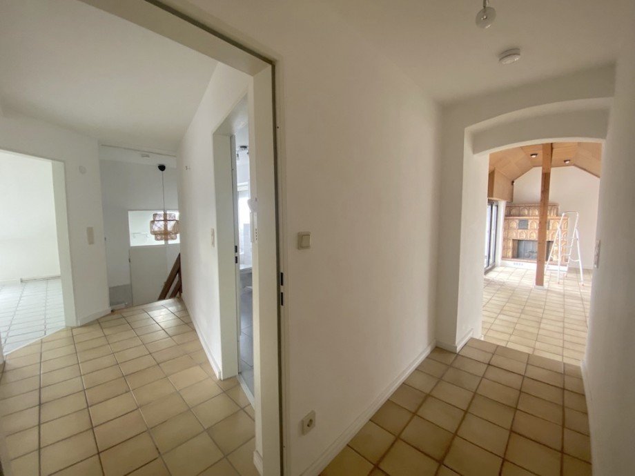 Flur Dachgeschosswohnung Brechen