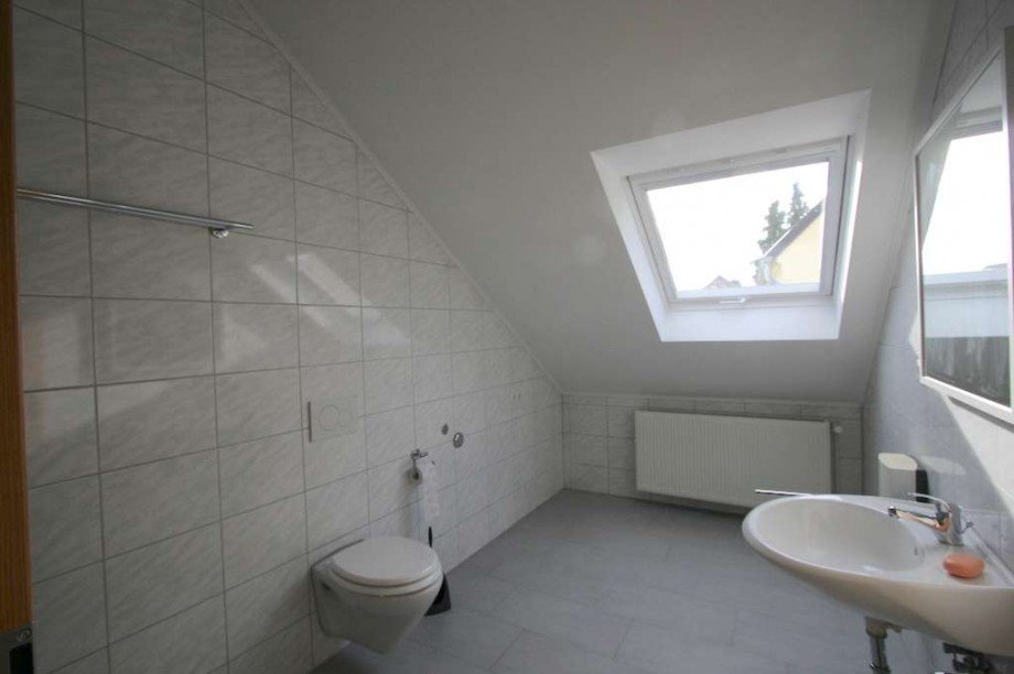 Bad Bild 2 Dachgeschosswohnung H�nfelden/ Nauheim