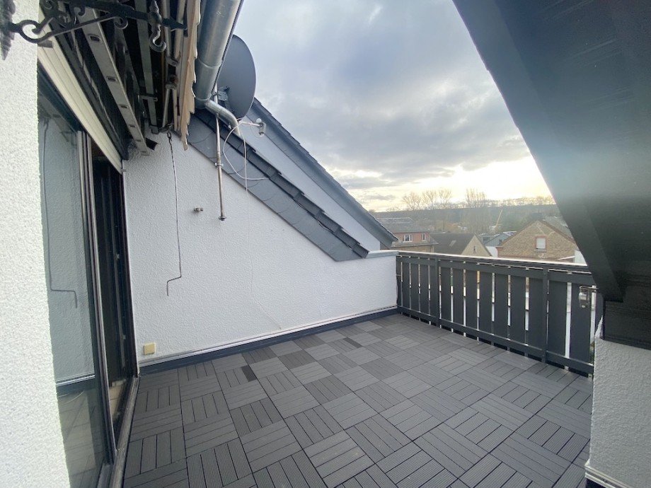 Loggia Bild 1 Dachgeschosswohnung Brechen