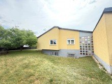 Aussenansicht Bild 3 ---Alles auf einer Ebene - EFH mit Garage und Garten in Villmar---
