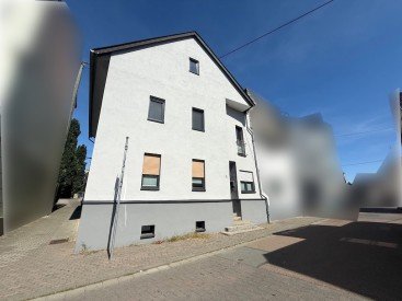 Hauptbild ---Gro�z�giges Wohnhaus mit Nebengeb�uden, Garage und geschlossenem Innenhof---